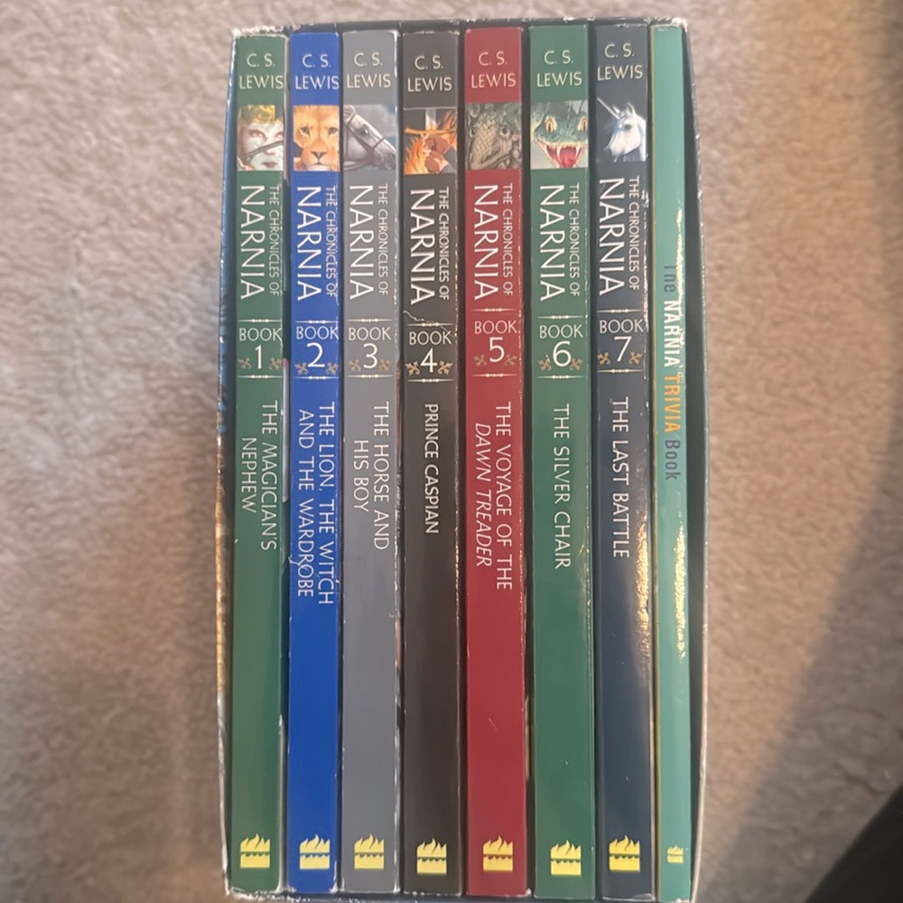 Chronicles of Narnia Complete Set. Used but good condition